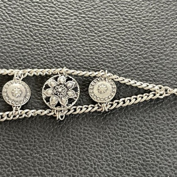 Floral Chain Chocker With Rhinestones - Picture 3 of 7